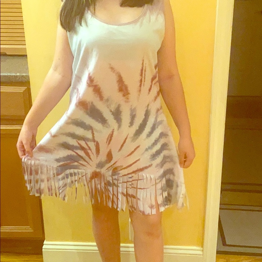 A dress - Picture 1 of 2